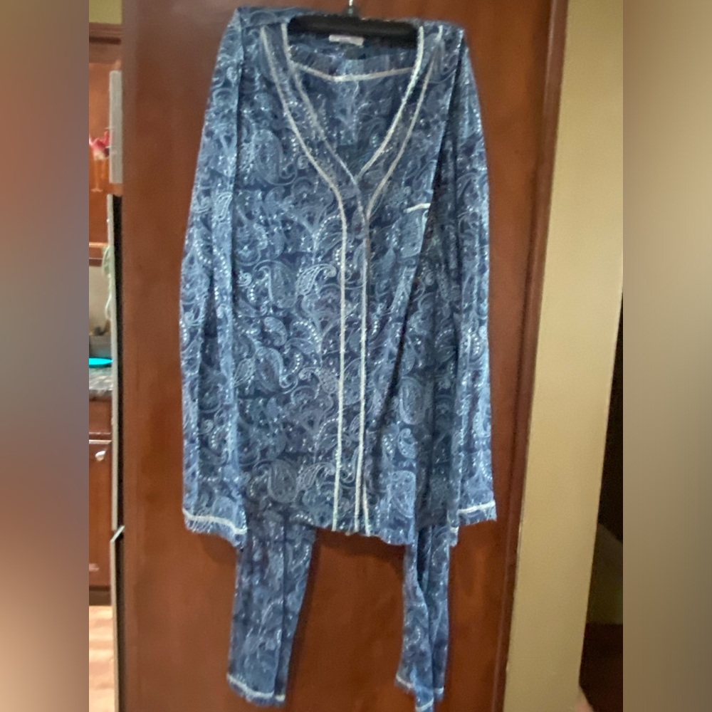 Secret Treasures Blue Paisley Pajama Set